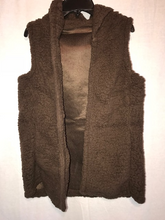 Load image into Gallery viewer, Sherpa Vest w/Hood
