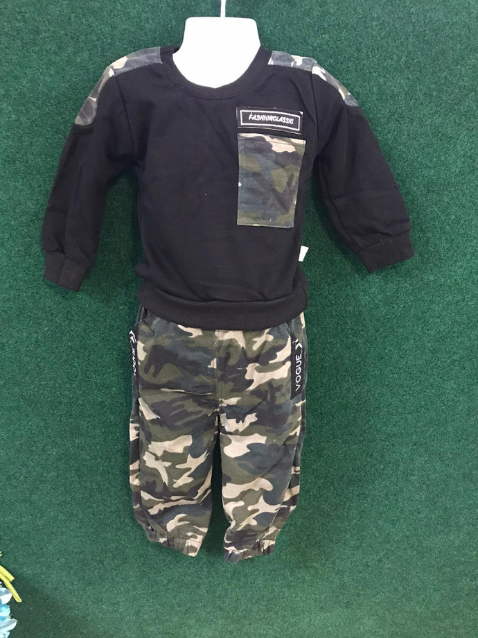 Camouflage Sweatshirt & Pants Set