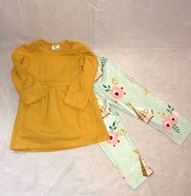 Load image into Gallery viewer, Floral Mustard Set
