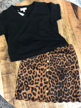 Load image into Gallery viewer, Button Down Suede Leopard Skirt
